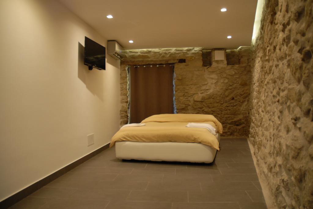 Yuba - Aragon Home Holiday Монталбано Еликона Екстериор снимка