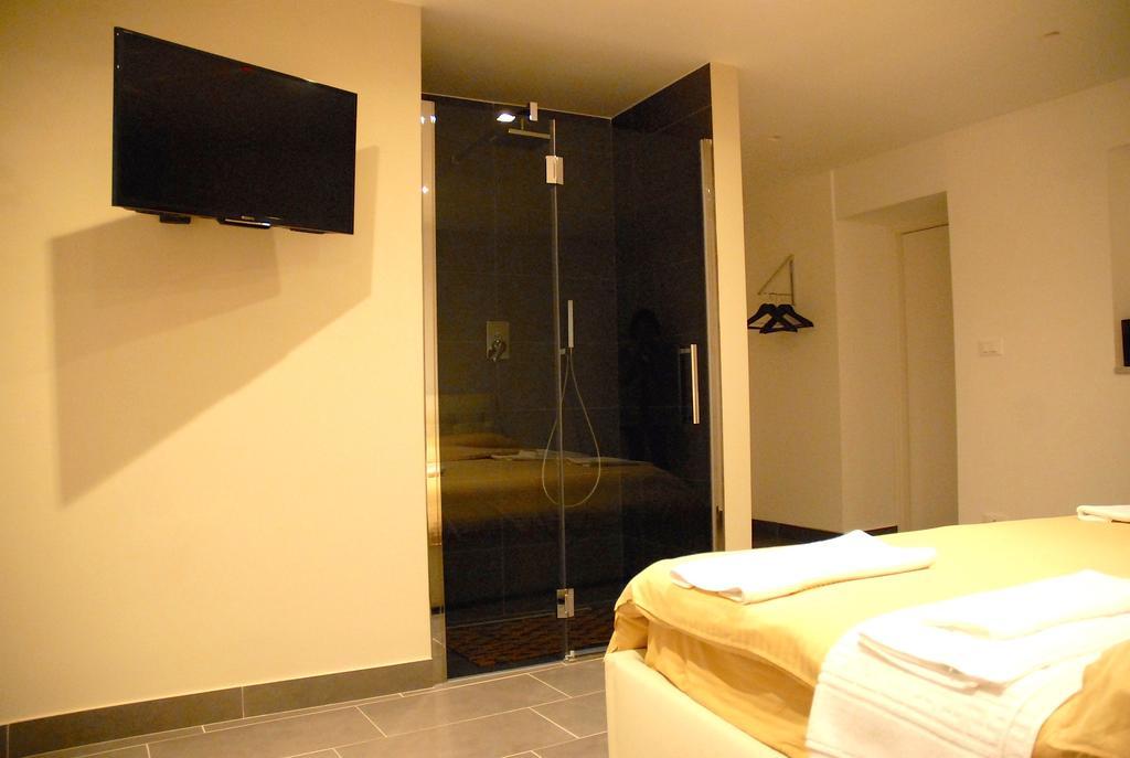 Yuba - Aragon Home Holiday Монталбано Еликона Екстериор снимка